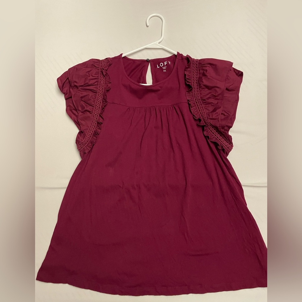 XL Loft ruffle sleeve shirt